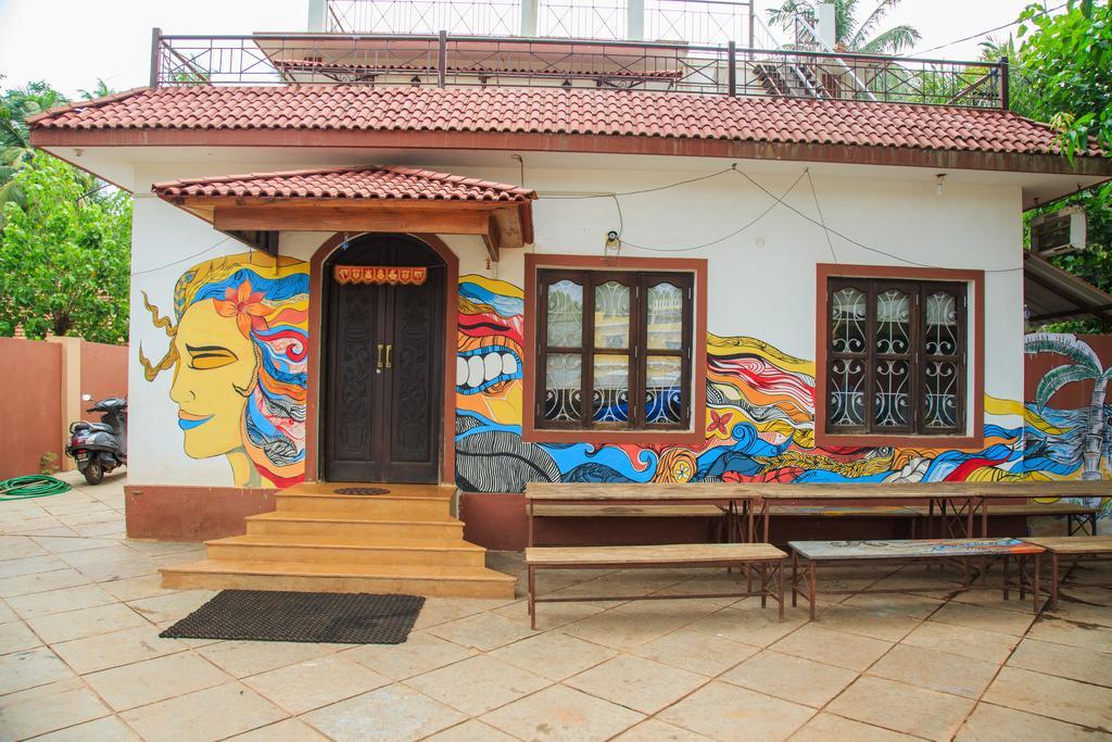 Wanderers Hostel Morjim Kültér fotó